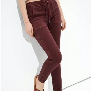 AE High-Waisted Burgundy Jegging Jogger